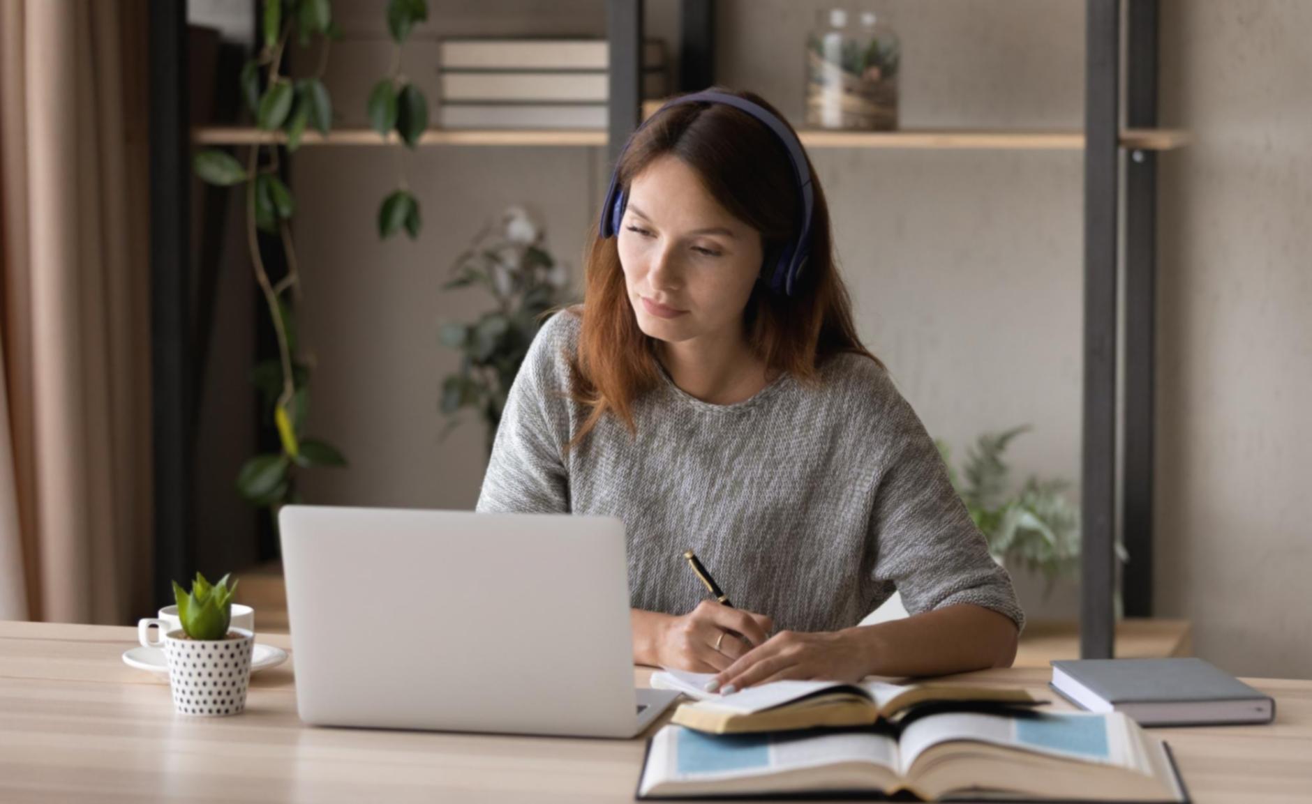 インタラクティブな学習コンテンツと即座のフィードバック