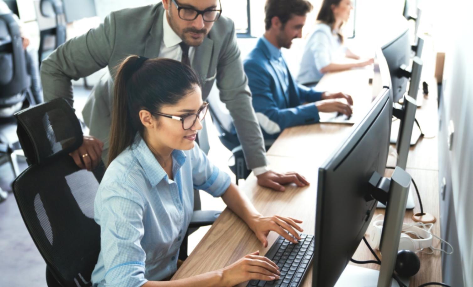 オンライン学習プラットフォームで学ぶ様子